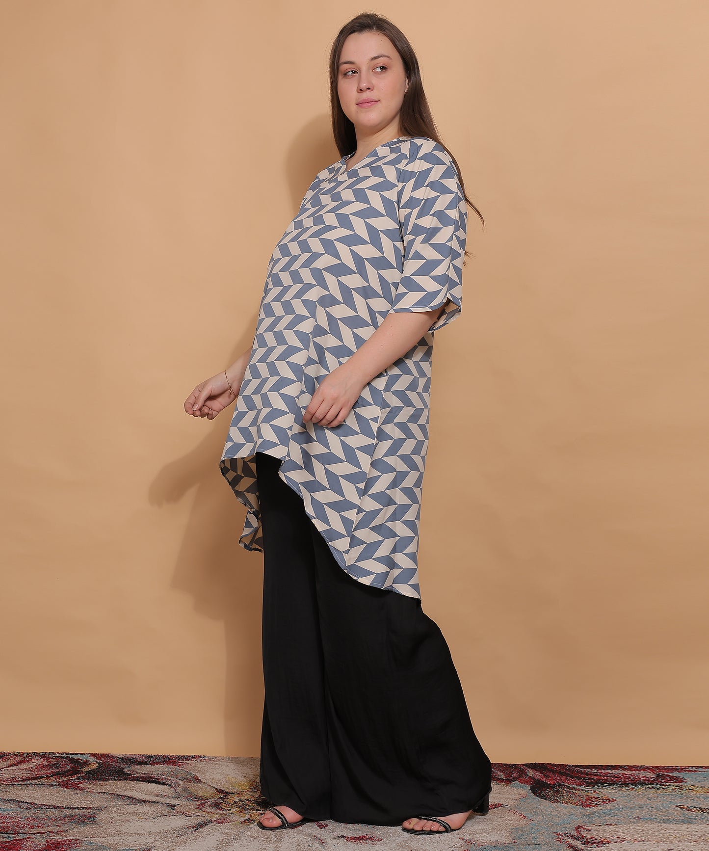 Urban Maze Geometric Print Top – Blue & Ivory Chevron