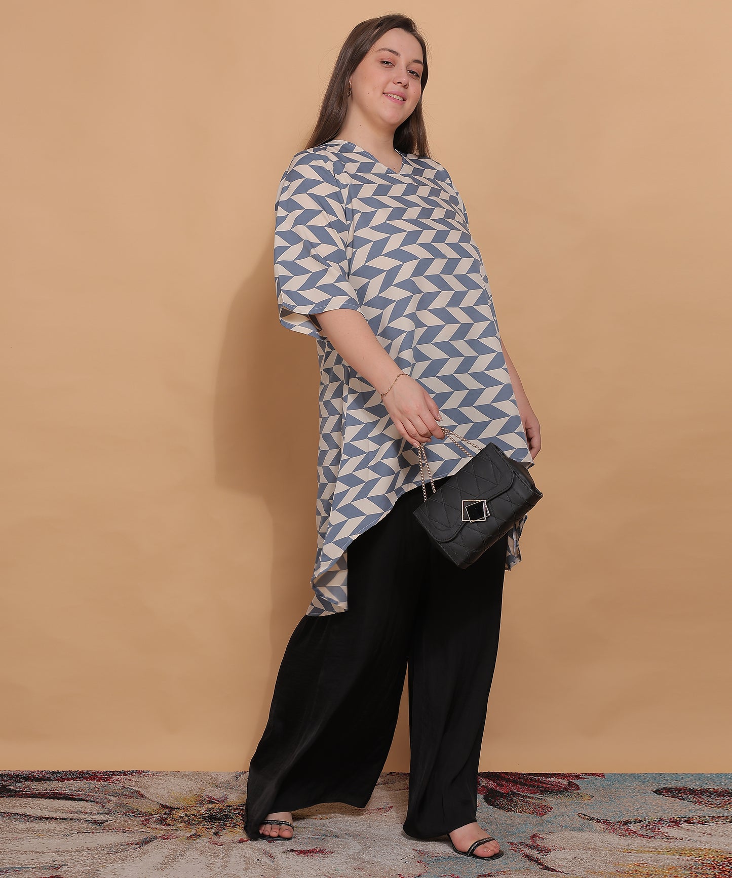 Urban Maze Geometric Print Top – Blue & Ivory Chevron